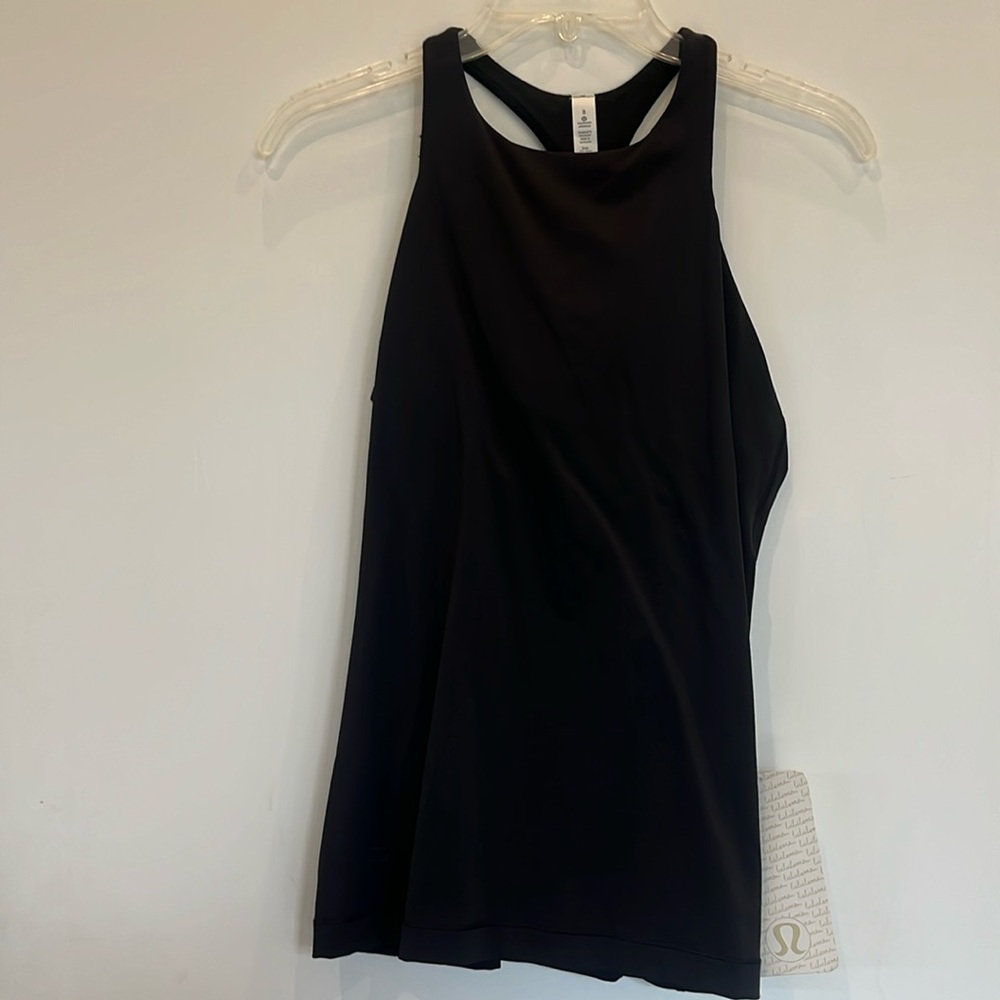 Lululemon in Training Tank size 8 BNWT